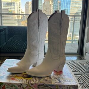 Jeffrey Campbell Dagget Cowboy Boots white size 9